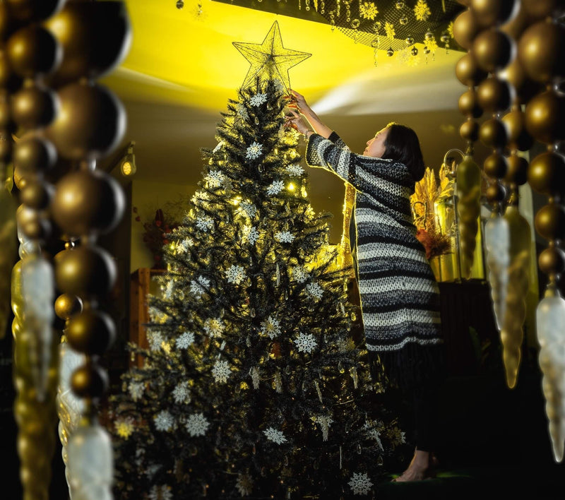 How to Decorate Your Christmas Tree