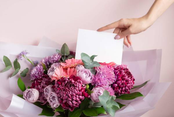 Expressing Everlasting Love: Symbolic Flowers for Anniversary Celebrations