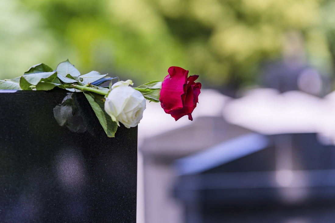 The Symbolism of Bereavement Flowers: Meaningful Tributes for the Deceased