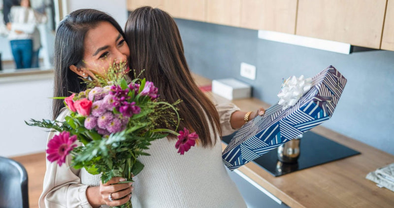 Sending Congratulations Flowers in Singapore: Mastering the Floral Tripod Etiquette