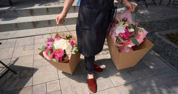 From Florist to Doorstep: The Art of Flower Delivery in Singapore