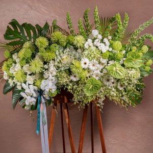 Aeon | Floral Tripod - https://beato.com.sg/product/aeon-floral-tripod/
