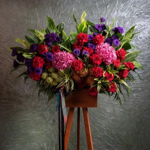 Vinci | Floral Tripod - https://beato.com.sg/product/vinci-floral-tripod/